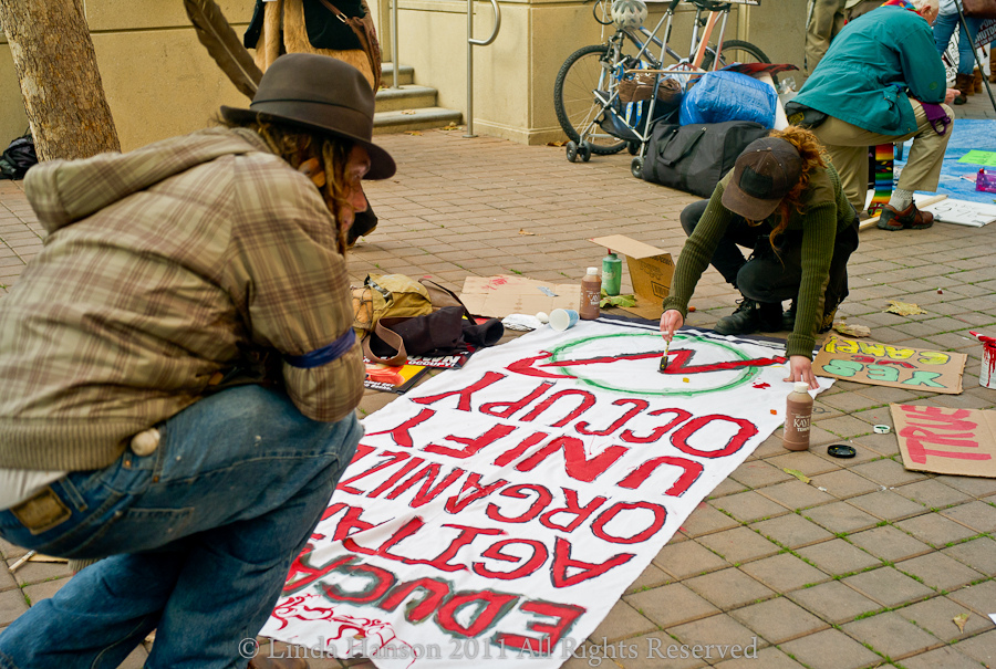 Occupy Oakland - Port Shutdown - Dec 12, 2011 photo by Linda Hanson